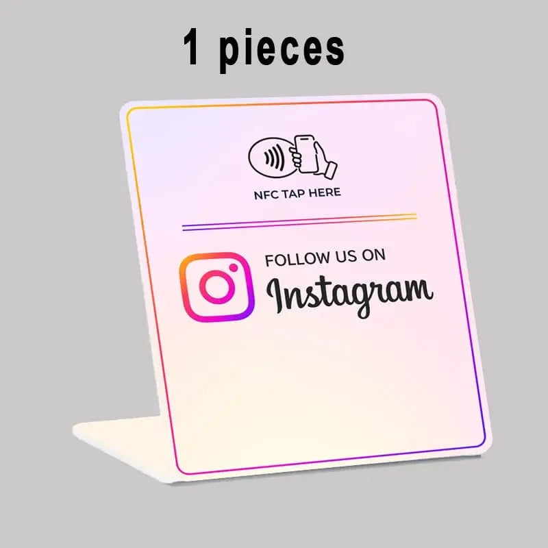 Instagram-Ständer mit Logo für Social Media Interaktionen im Geschäft