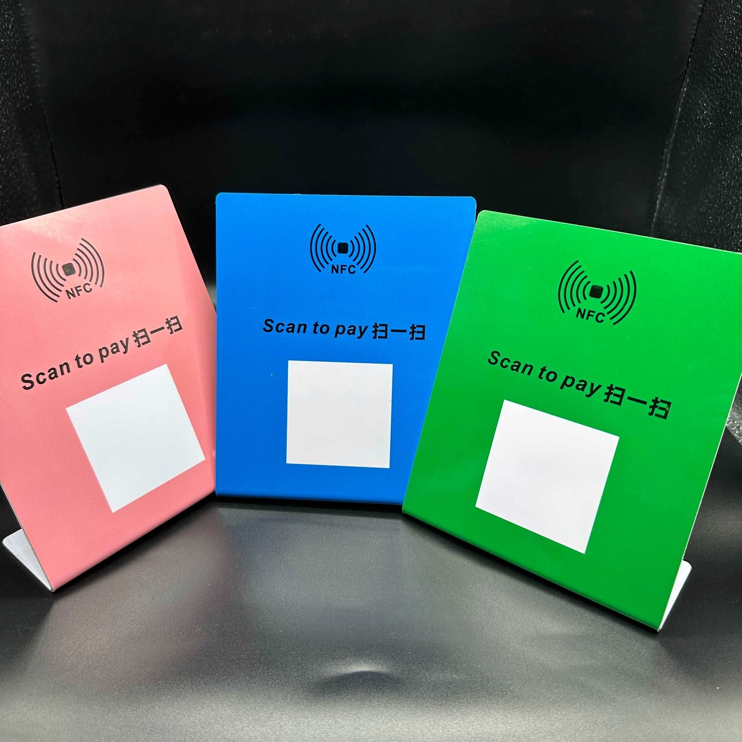 Eleganter NFC-Tischdisplayständer für einfache Nutzung und Interaktivität