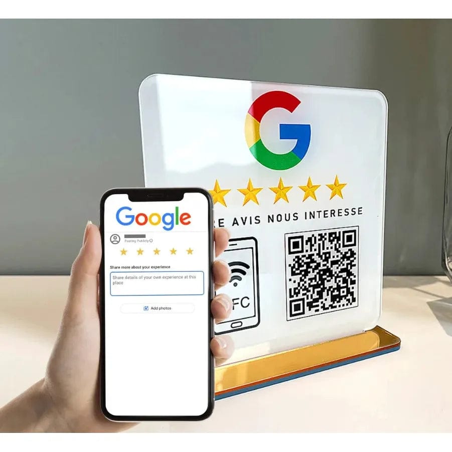 Nahaufnahme des NFC-Scan-Codes auf dem Google-Bewertungsschild