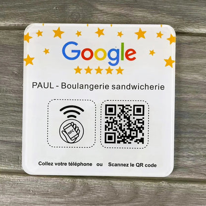 Nutzen Sie das NFC Bewertungsschild für mehr Google-Bewertungen und Social Media Engagement
