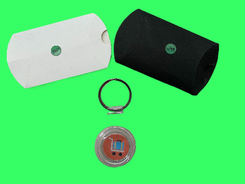 Gepäckverfolgungsanhänger mit NFC-Technologie für schnelle Identifikation und Sicherheit auf Reisen.