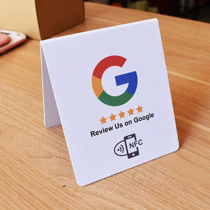 Präsentieren Sie positive Google-Bewertungen direkt auf dem NFC-Display
