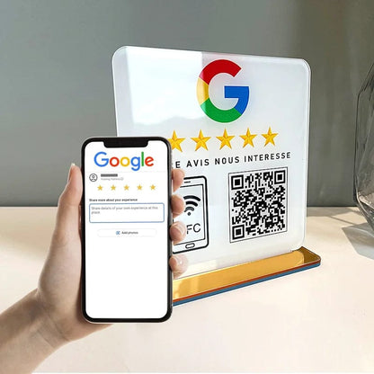 Google Bewertungsschild mit NFC und QR-Code für die schnelle Sammlung von Kundenbewertungen.