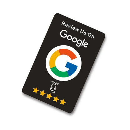 NFC Google-Bewertungskarten auf einem Schreibtisch für sofortige digitale Rückmeldungen
