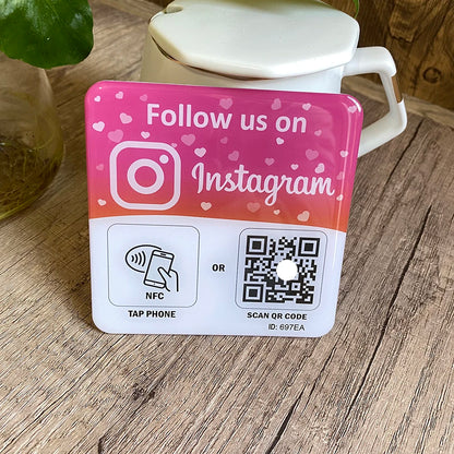 NFC Review Plaque with QR Code – 10 x 10 cm for Google, Instagram, Facebook & more | Taggytech