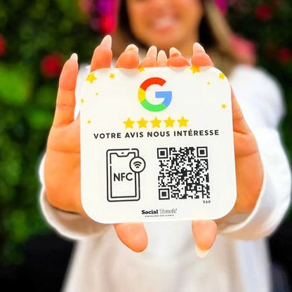 Verstärken Sie Ihre Kundenbindung mit dem NFC Bewertungsschild und Social Media Integration
