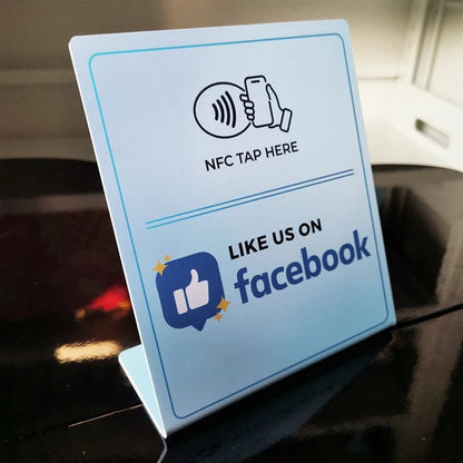 Erhöhen Sie Ihre Facebook-Follower mit dem NFC-Display-Ständer für schnelle Interaktionen.

