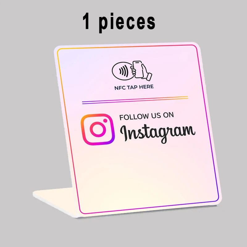 Instagram-Ständer mit Logo für Social Media Interaktionen im Geschäft
