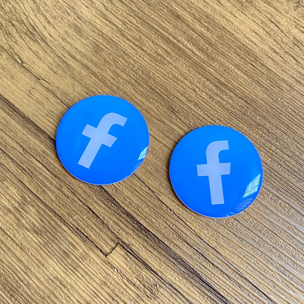Anti-Metall NFC Sticker NTAG213 – 30 mm, Epoxid, Social-Media-Ready
