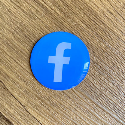 Anti-Metall NFC Sticker NTAG213 – 30 mm, Epoxid, Social-Media-Ready