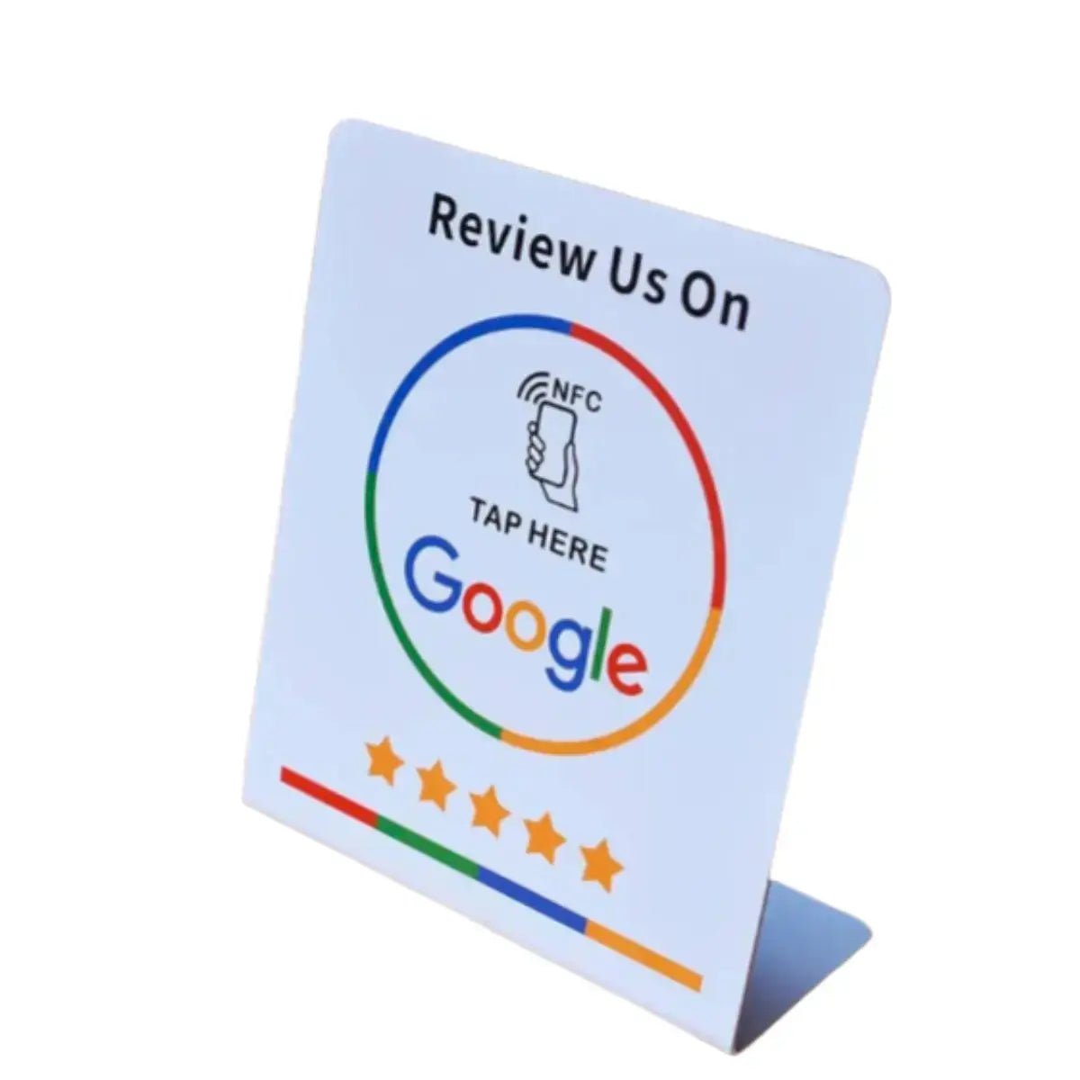 Weißer NFC-Tischständer mit buntem Google-Logo und Aufforderung zur Bewertung.